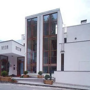 https://hotel-rezia-sondalo.it-lombardy.com